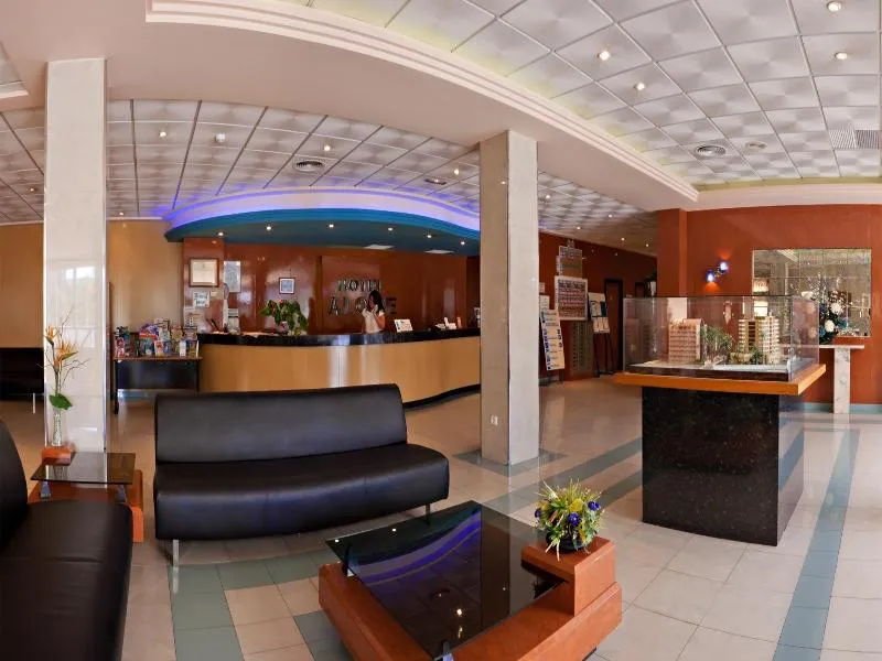 Lobby, Alone, Costa Blanca