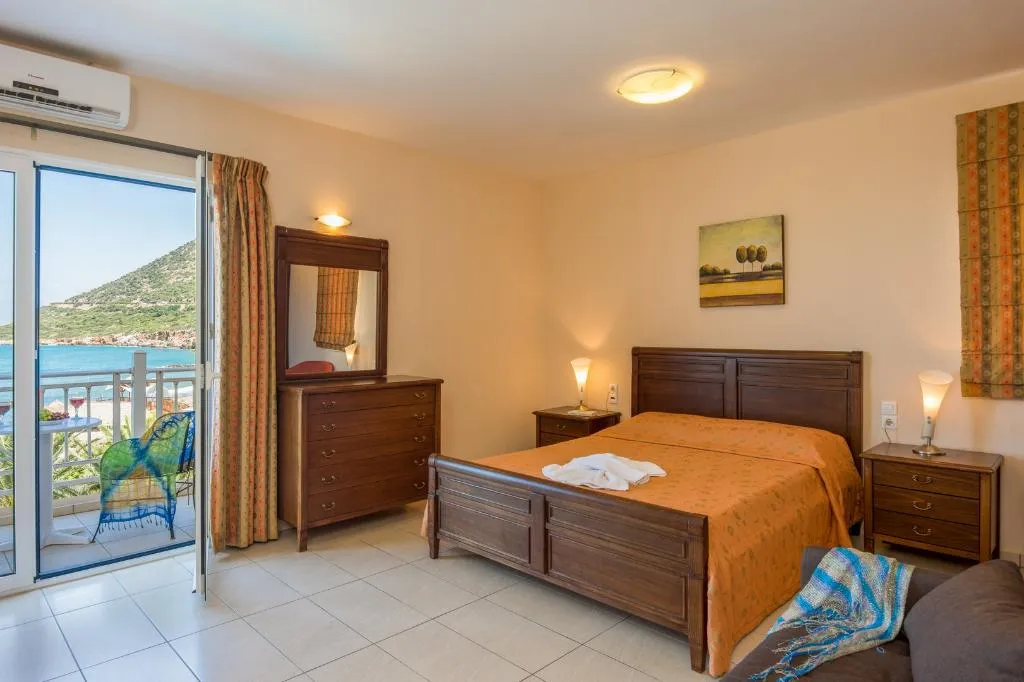 Double or Twin SIDE SEA VIEW Room, Talea Beach, Crete