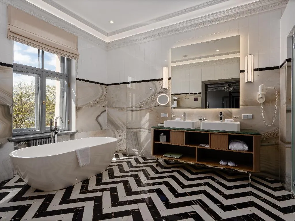 SUITE CAPACITY 2 Room, Grand Poet Hotel by Semarah, Riga
