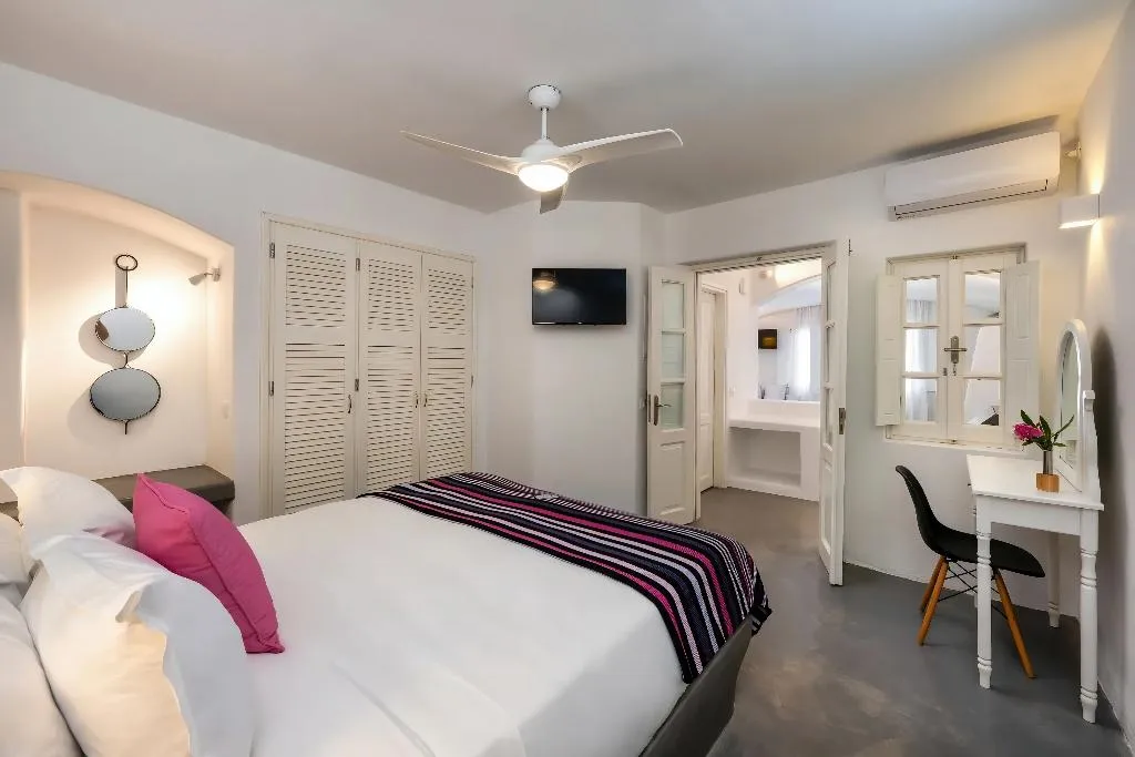 SUITE SEA VIEW WITH PRIVATE POOL Room, Anema Boutique Hotel &Villas Santorini, Santorini