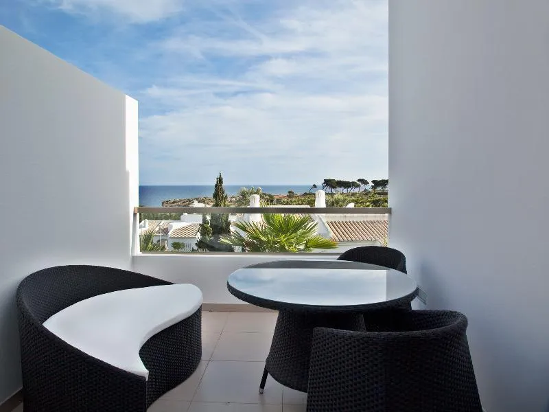 VILLA THREE BEDROOMS Room, São Rafael Holidays, Algarve