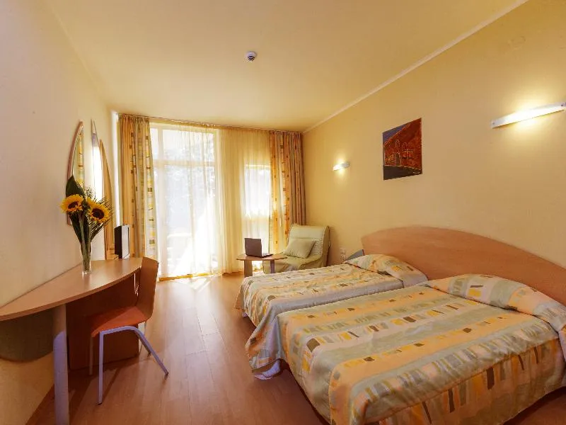 Room, Atlas, Varna