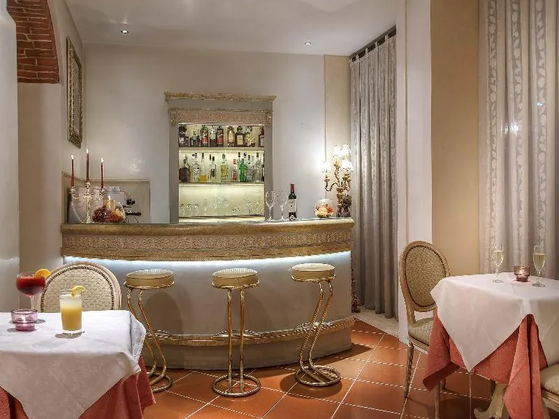 Bar, Atlantic Palace, Florence