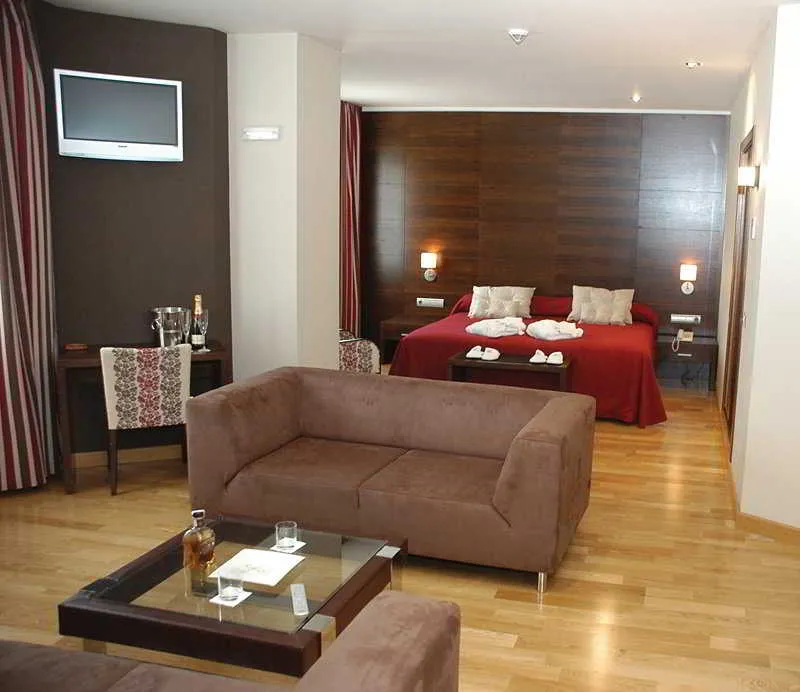 Room, FC Villalba, Madrid