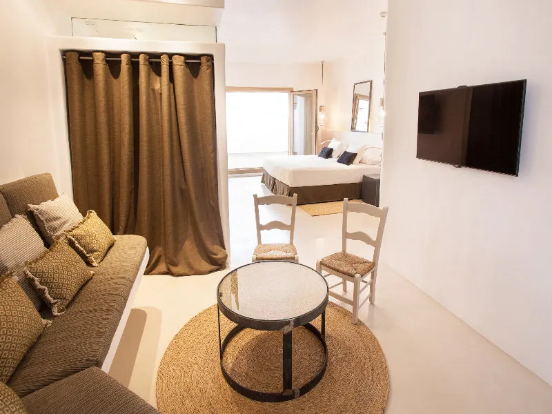 Room, HM Balanguera, Majorca