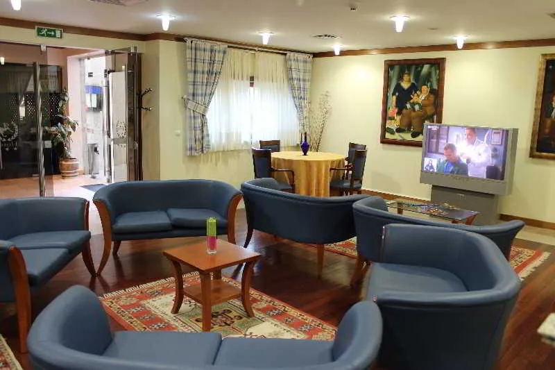 Lobby, Aj, Porto