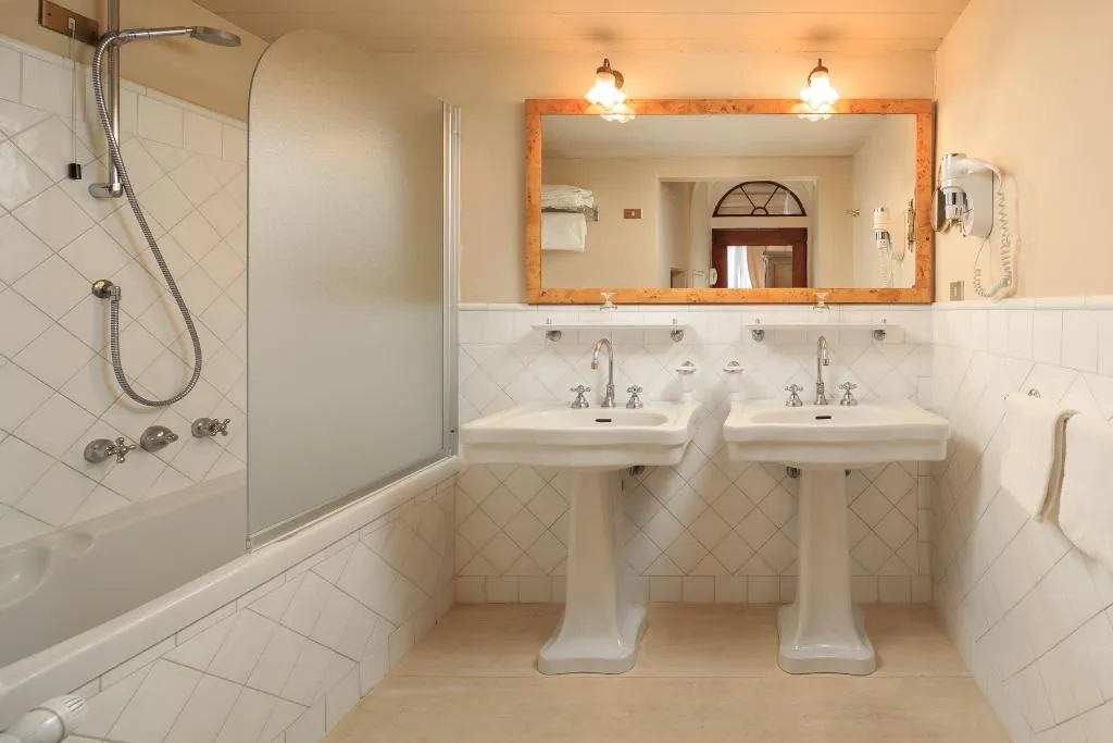 SUITE CLASSIC Room, The J & J Historic House Hotel, Florence