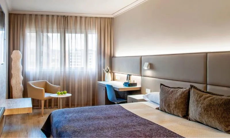 Double or Twin DELUXE Room, Salles Hotel Pere IV, Barcelona