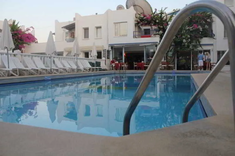 Pool, Serhan, Bodrum