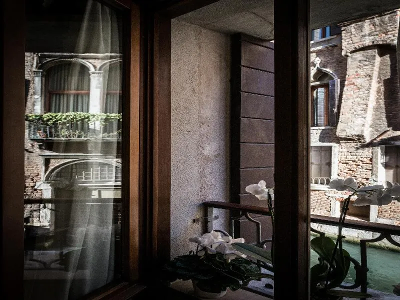 Terrace, Becher, Venice