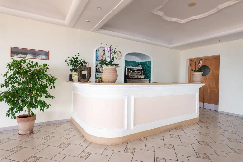 Bar, Villa Ireos, Naples