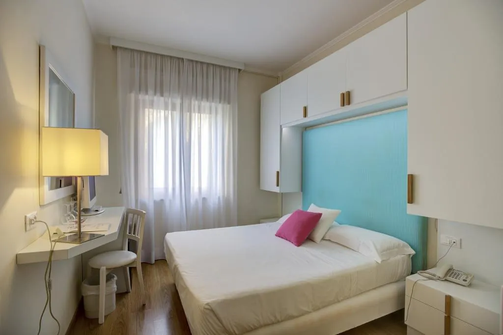 Double or Twin ECONOMY Room, Hotel Regina Sorrento, Naples