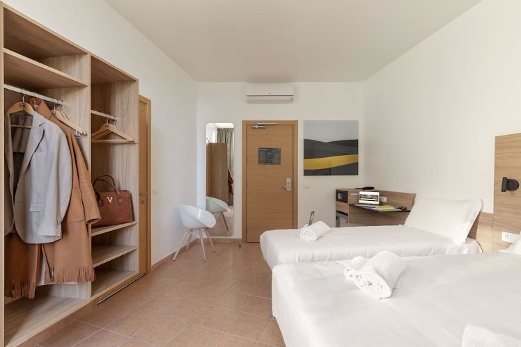 B B Hotel Pomezia Roma, Rome