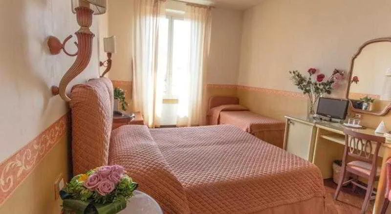 TRIPLE DELUXE Room, Aurora Florence, Florence