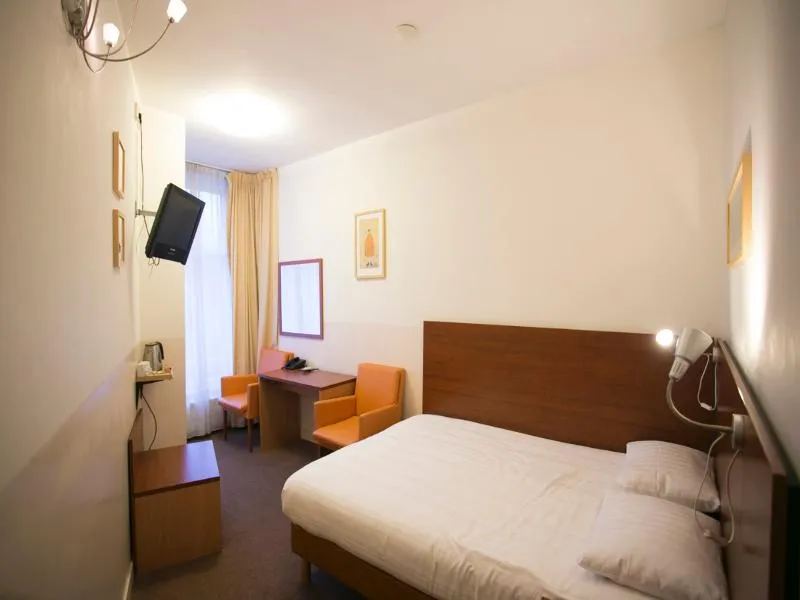 DOUBLE SINGLE USE STANDARD Room, Quentin Amsterdam Hotel, Amsterdam
