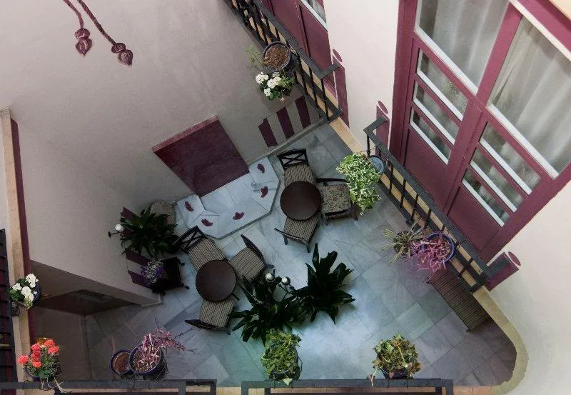 General view, Callejon del Agua, Seville