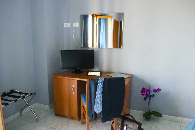 Room, Dei Pini, Catania