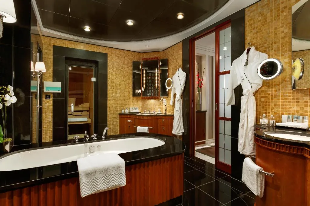 SUITE SUPERIOR WITH VIEWS Room, Adlon Kempinski Berlin, Berlin