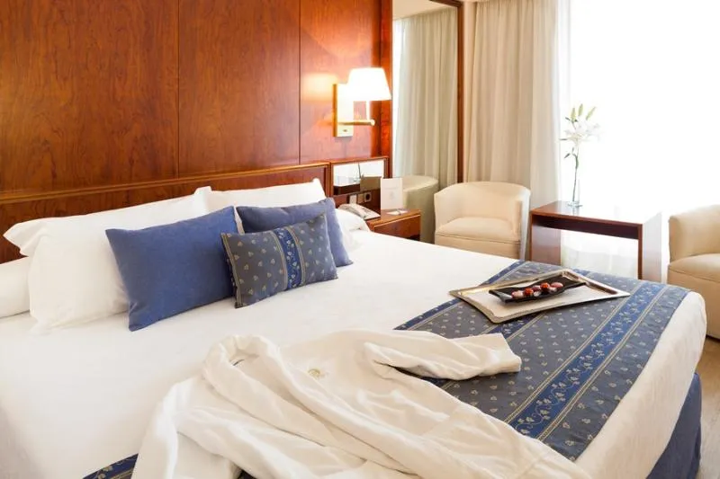 Double or Twin CAPACITY 3 Room, Royal Plaza, Ibiza