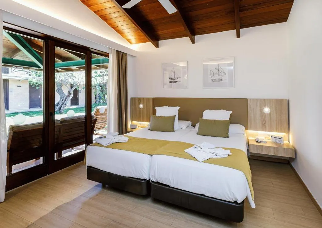 Room DELUXE Room, PortBlue Club Pollentia Resort & Spa, Majorca