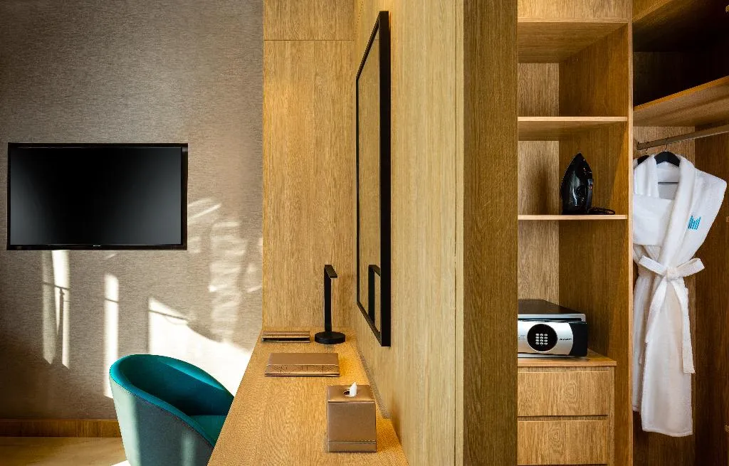 JUNIOR SUITE STANDARD Room, Millennium Place Mirdif, Dubai