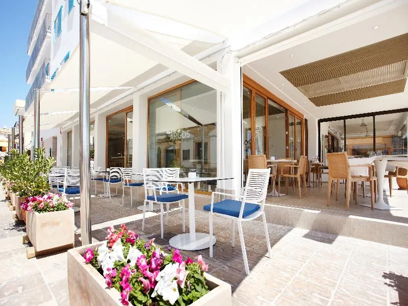 General view, La Goleta Hotel de Mar, Majorca