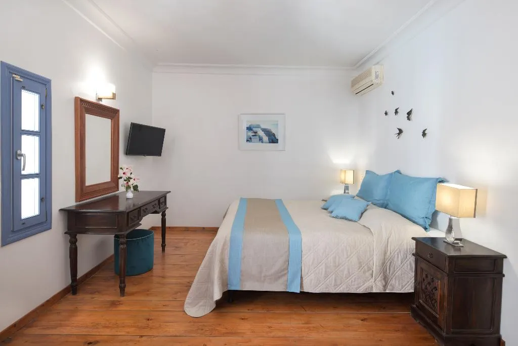 Room, Meltemi Suites, Santorini
