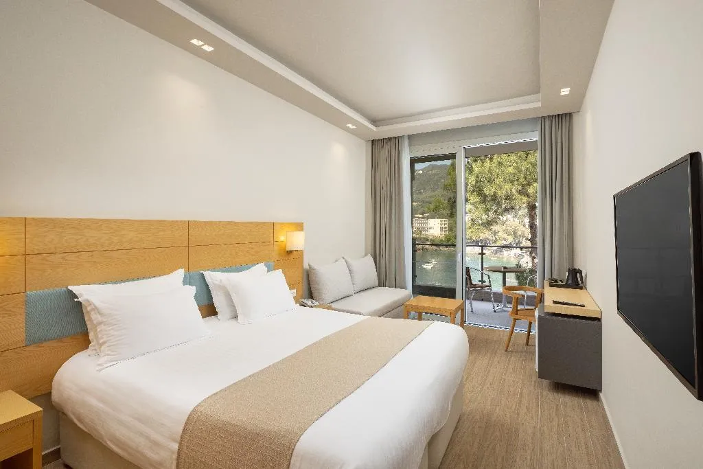 Double or Twin STANDARD Room, Akrotiri Beach, Corfu