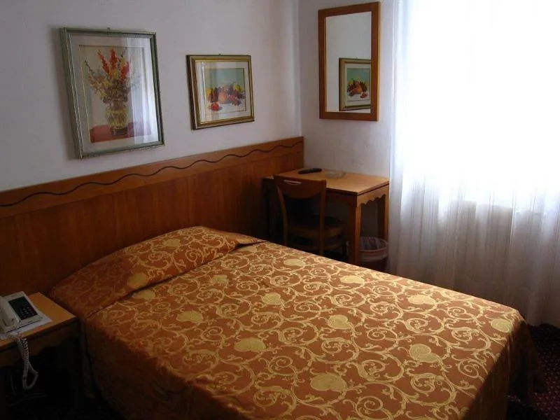 General view, Hotel Nuova Italia, Florence