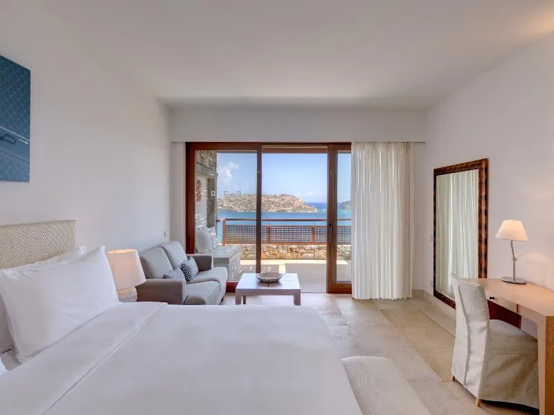 Room, Phaea Blue, a member of SLH, Crete