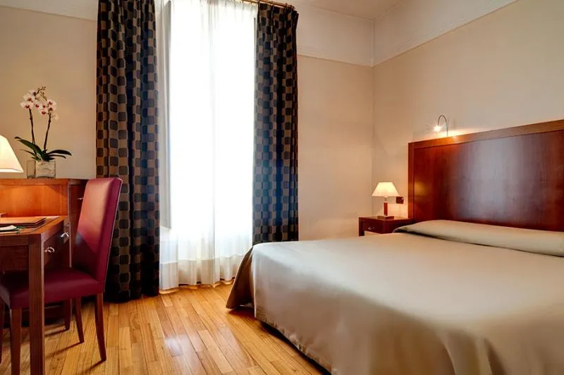 Room, Genova, Rome