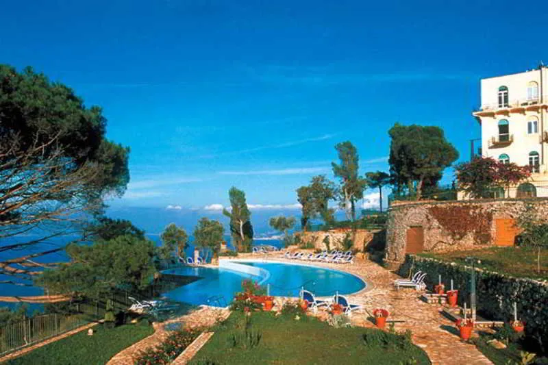 Pool, Caesar Augustus, Naples