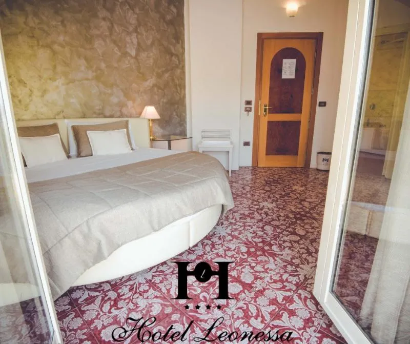 Room, Leonessa Hotel, Naples