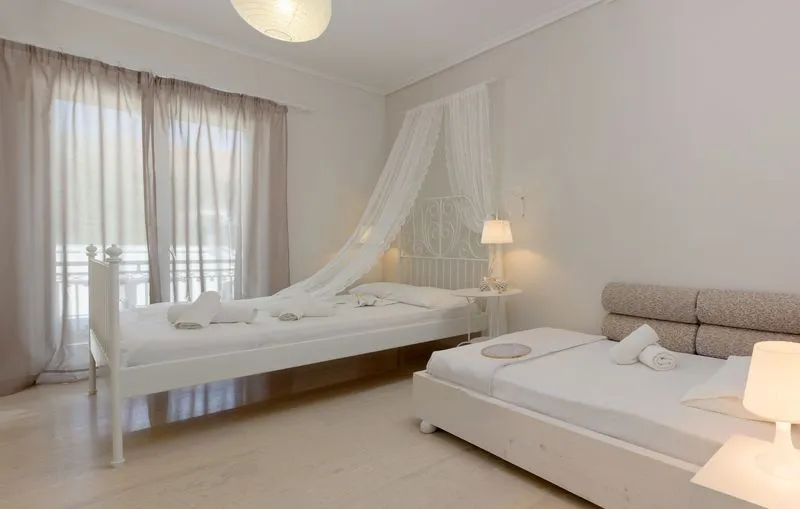 Room, Thetis, Zante