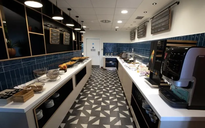 Restaurant, Travelodge Madrid Metropolitano, Madrid