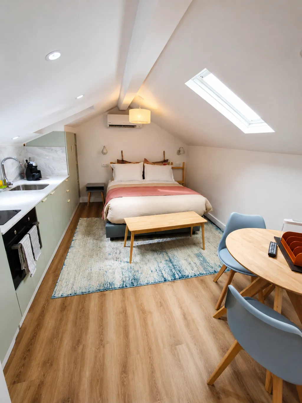APARTMENT ONE BEDROOM Room, Lisbon Colours Bairro Alto Apartments, Lisbon