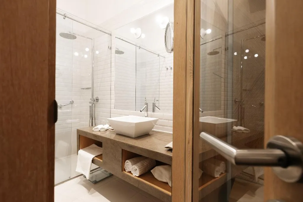 DOUBLE DELUXE ONE BED Room, Dome Hotel, Riga
