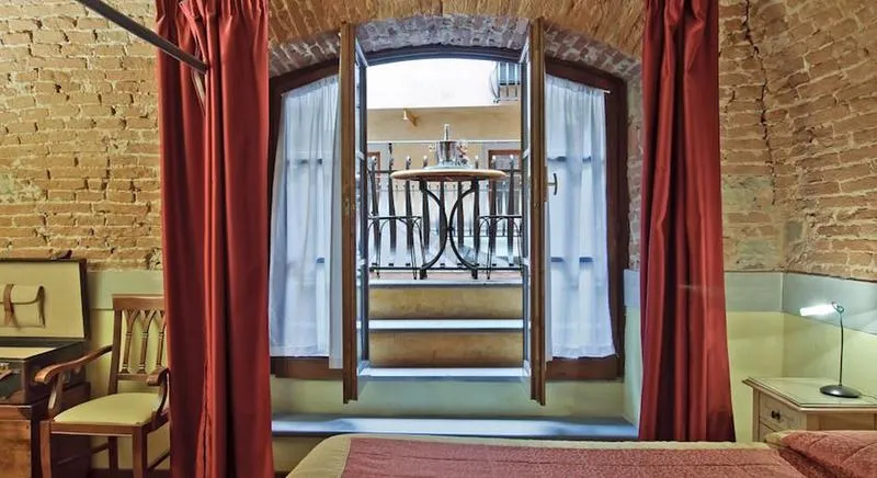 Room, Alba Palace, Florence