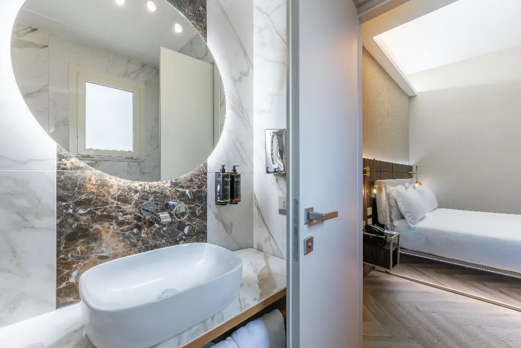 FAMILY ROOM STANDARD Room, Hotel Raffaello, Sure Hotel Collection by Best Wes, Rome