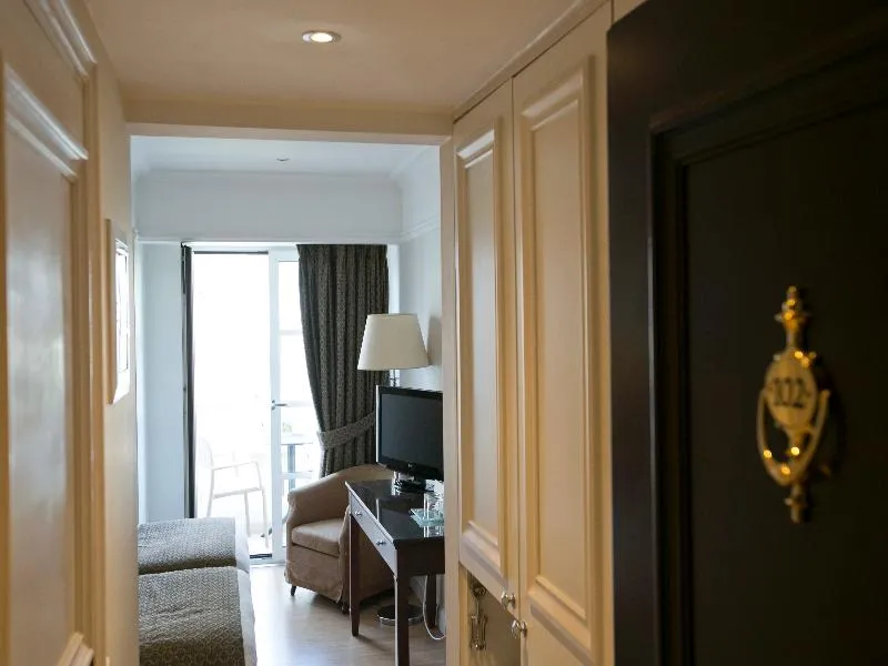 Double or Twin STANDARD Room, Hera Hotel, Athens