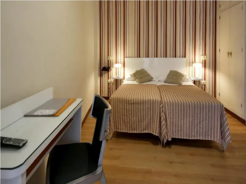 Room, Plaza Santa Lucia, Seville