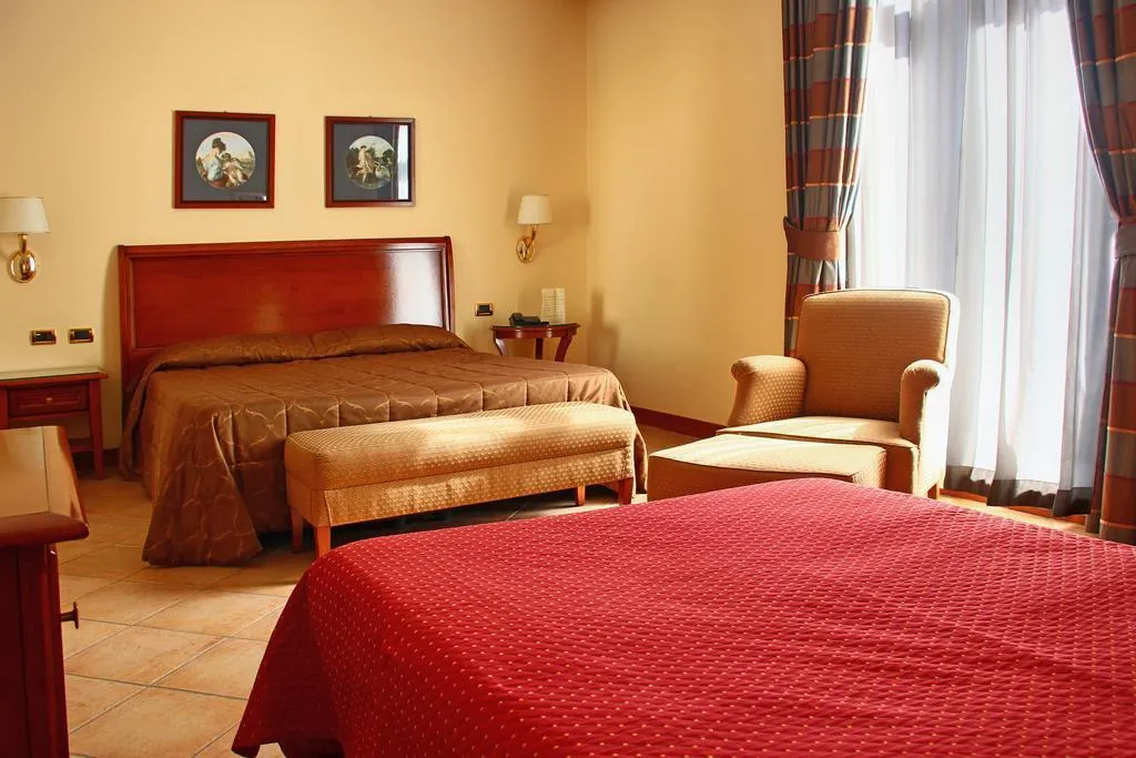QUADRUPLE STANDARD Room, Le Cheminee Business Hotel, Naples