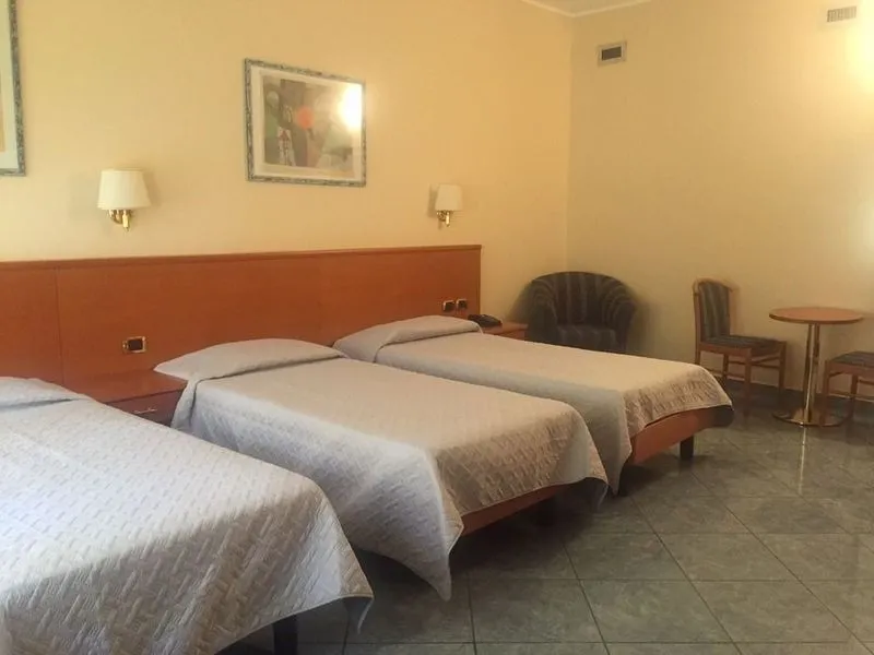 Room, Kebhotel, Milan