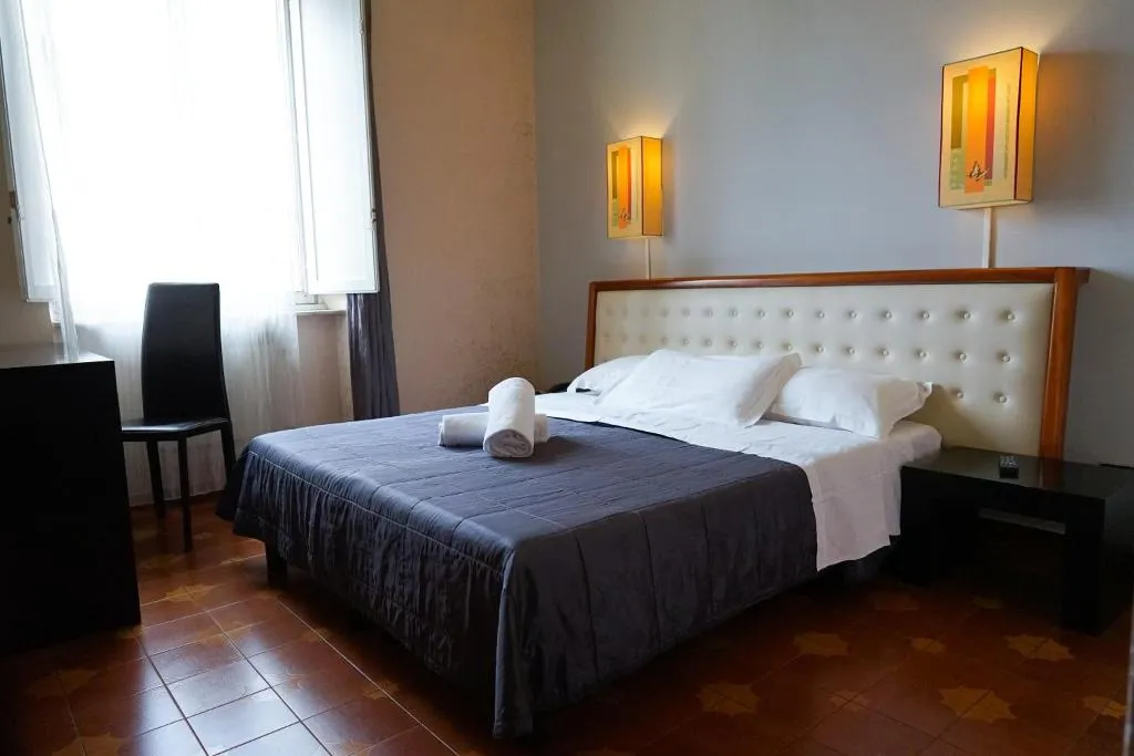DOUBLE STANDARD Room, Roma Room, Rome