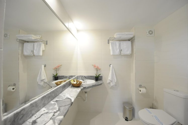 Evia Riviera Resort, Athens