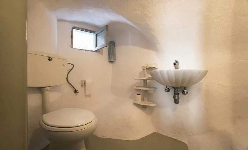 Room, Mesana Traditional Stone Houses, Santorini