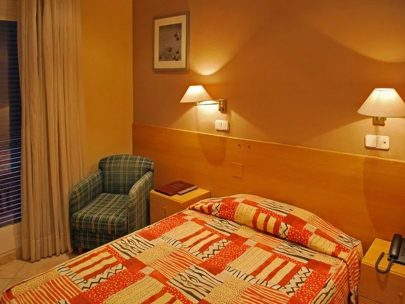 Room, Piccadilly, Costa Brava