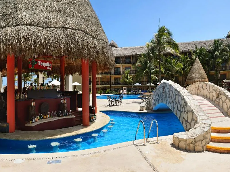 Bar, Catalonia Riviera Maya All Inclusive, Cancun Area