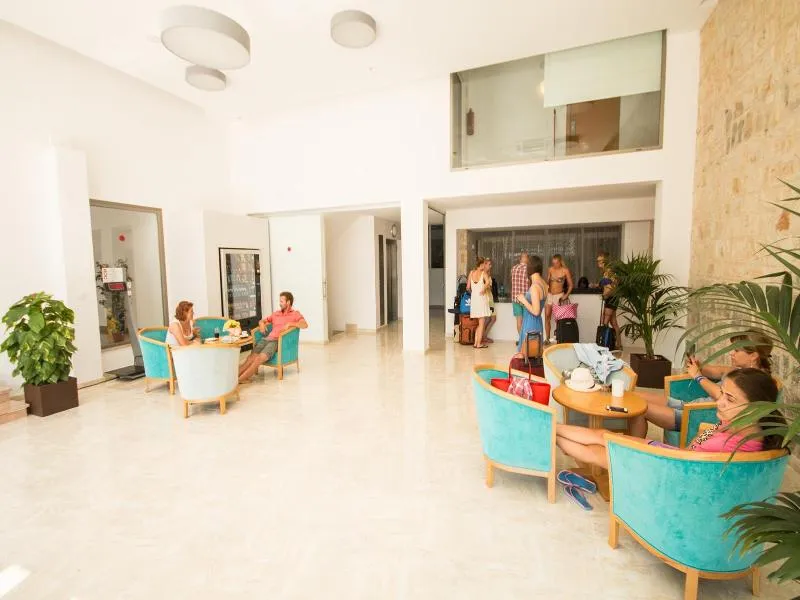 Lobby, Amic Gala, Majorca