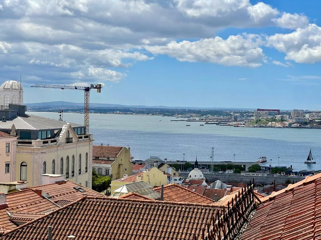 APARTMENT RIVER VIEW Room, Lisbon Colours Bairro Alto Apartments, Lisbon